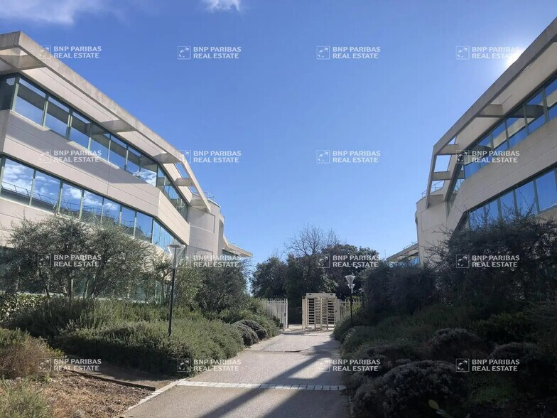 Office in Valbonne to rent - Building Photo - Image 2 of 15