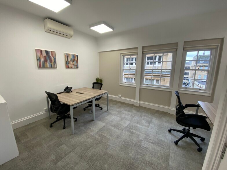 4 Queen St, Bath to rent - Primary Photo - Image 1 of 8