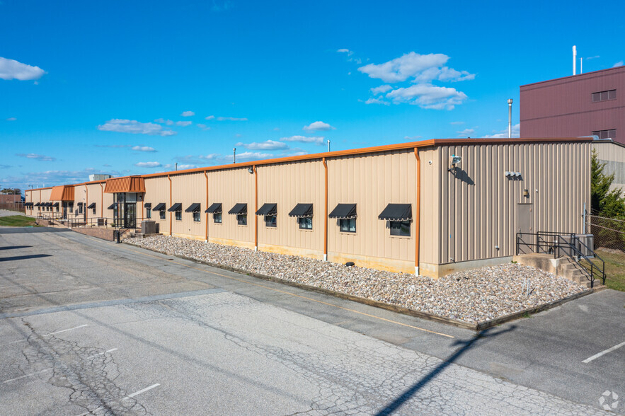 701-703 Industrial Dr, Middletown, DE for rent - Building Photo - Image 1 of 31