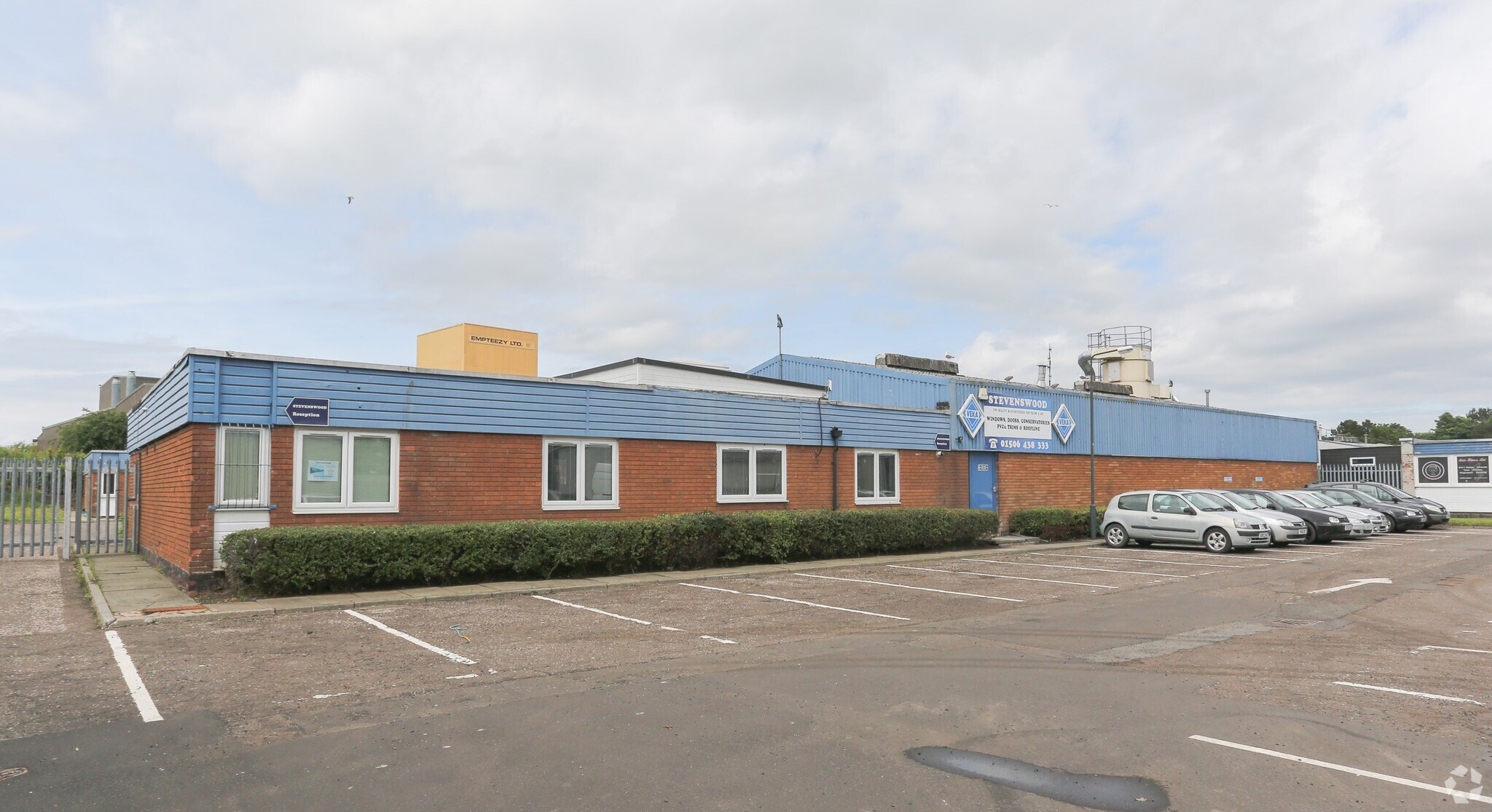 Napier Sq, Livingston for sale Primary Photo- Image 1 of 1