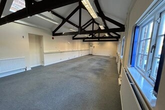 Chudleigh Rd, Exeter to rent Interior Photo- Image 1 of 3