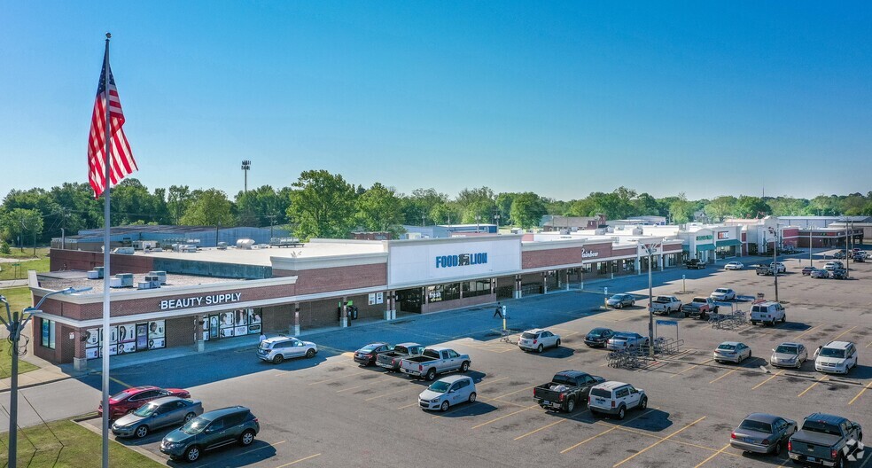 330-342 N Eastern Blvd, Fayetteville, NC for rent - Primary Photo - Image 1 of 8