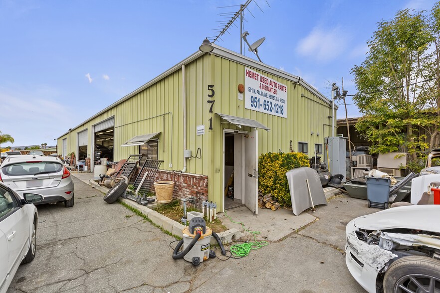 571 N Palm Ave, Hemet, CA for sale - Building Photo - Image 1 of 20