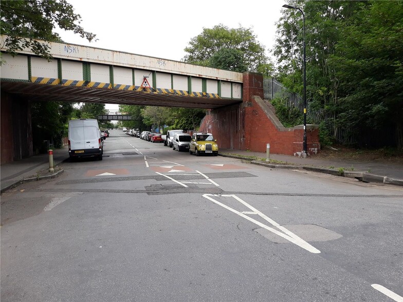 Moss Rd, Manchester to rent - Building Photo - Image 2 of 3