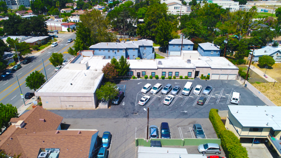 2052 N Lake Ave, Altadena, CA for sale - Building Photo - Image 1 of 1