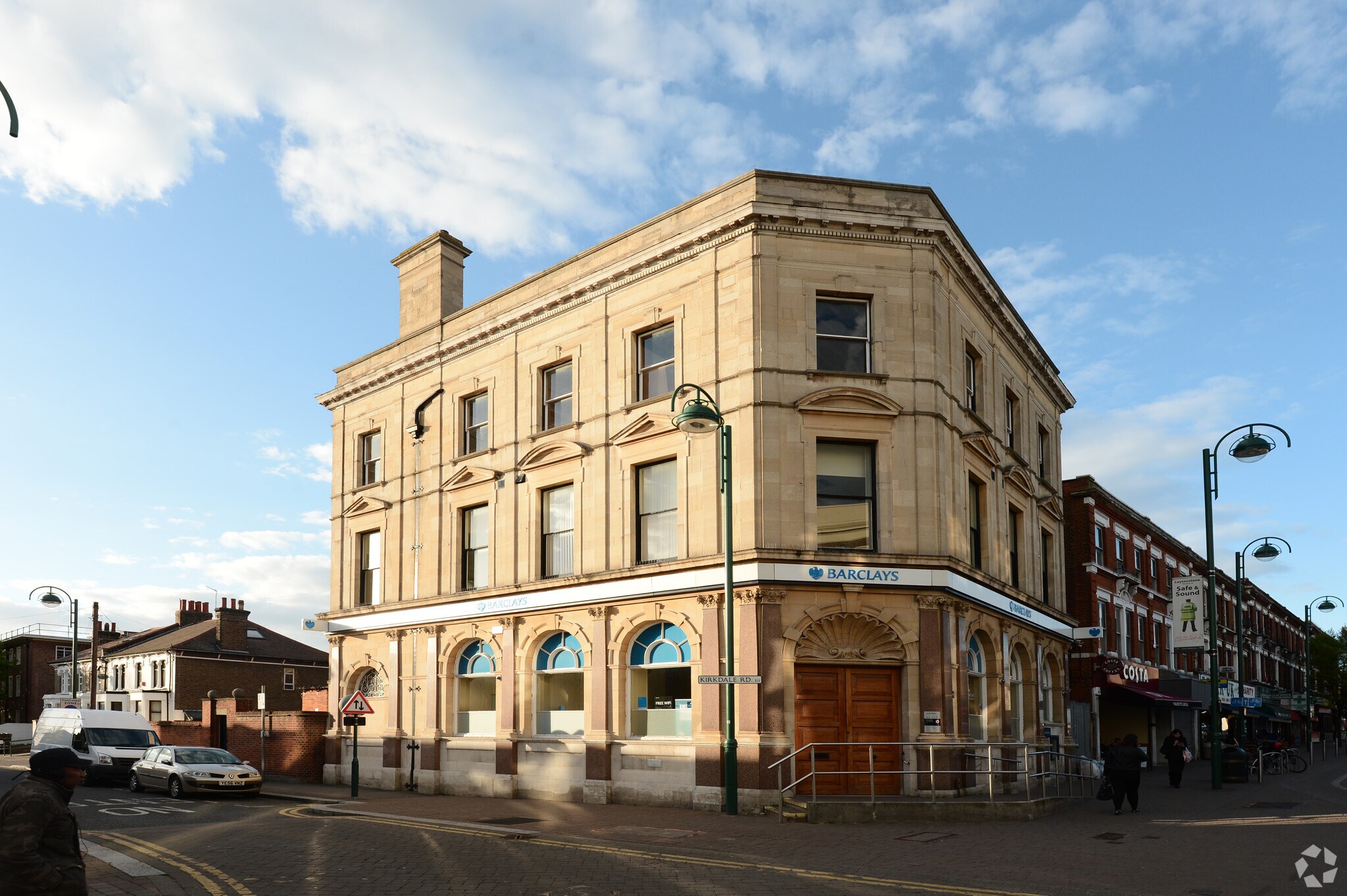 839 High Road Leytonstone, London for sale Primary Photo- Image 1 of 1