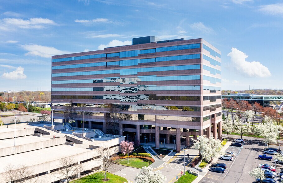 101 Wood Ave S, Iselin, NJ to rent - Primary Photo - Image 1 of 9