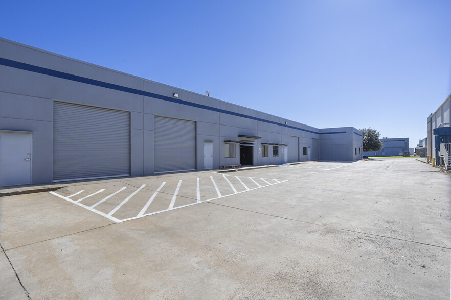 6750 Corporation Pky, Fort Worth, TX for rent - Building Photo - Image 2 of 8