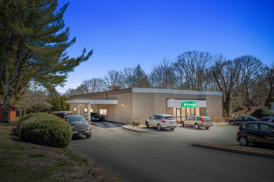 221 Norwich New London Tpke, Montville, CT for sale - Building Photo - Image 1 of 1