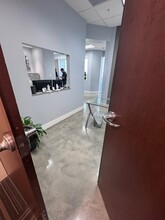 1600 Ponce De Leon Blvd, Coral Gables, FL for rent Interior Photo- Image 2 of 17