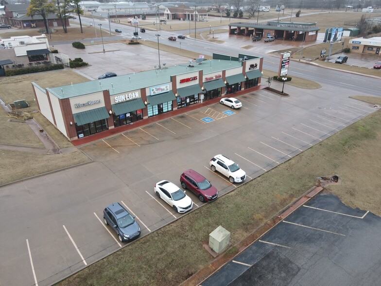 2108 S Division St, Guthrie, OK for rent - Building Photo - Image 3 of 6