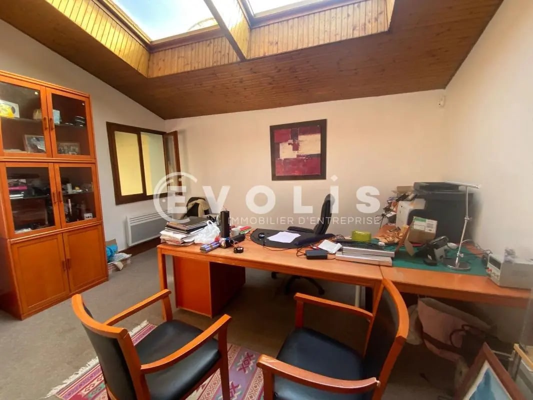 Office in Bagnolet to rent Interior Photo- Image 1 of 17
