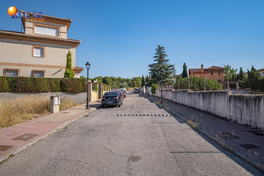 Calle Atenas, 10, Atarfe, Granada for sale - Building Photo - Image 2 of 33