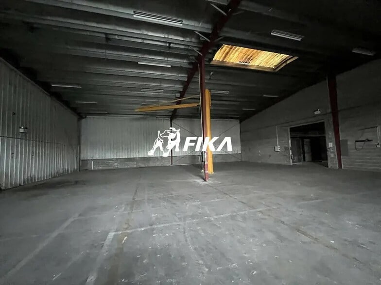Light Industrial in Saint-Alban to rent - Building Photo - Image 2 of 6