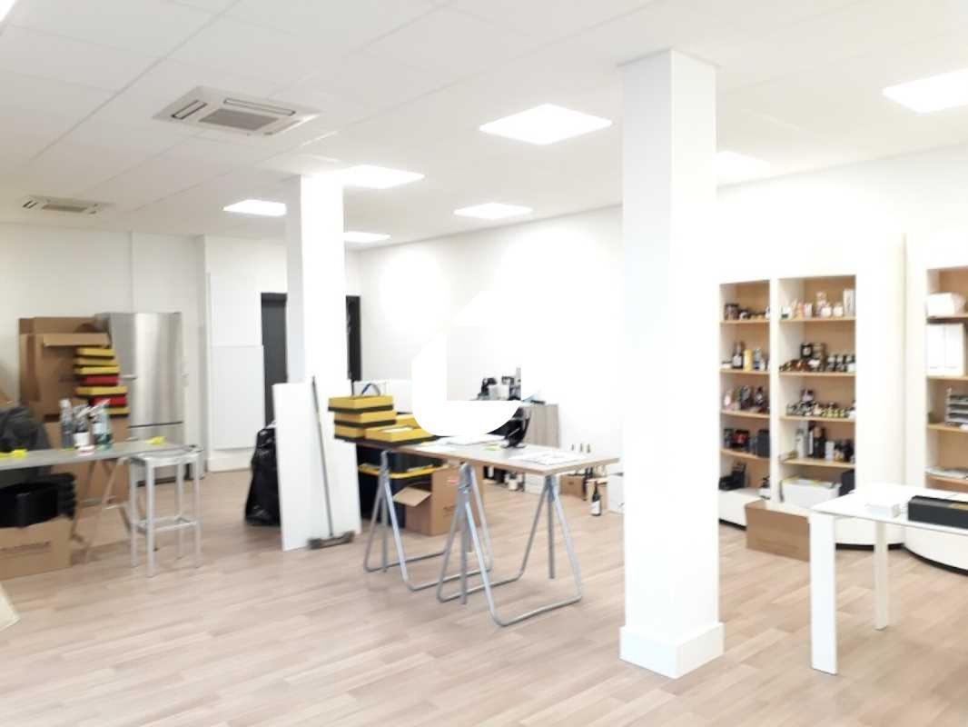 Office in Noisy-le-Grand to rent Interior Photo- Image 1 of 5