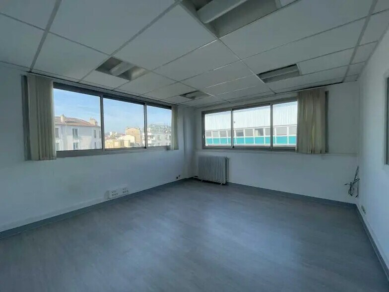 Light Industrial in Ivry-sur-Seine to rent - Interior Photo - Image 2 of 4