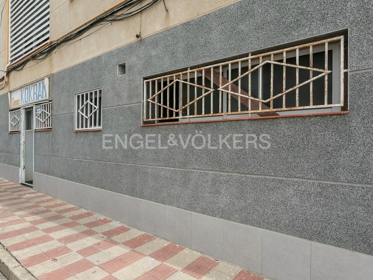 Tarragona, TAR 43007 - Unit 1-2-3-4 - - Interior Photo - Image 2 of 7