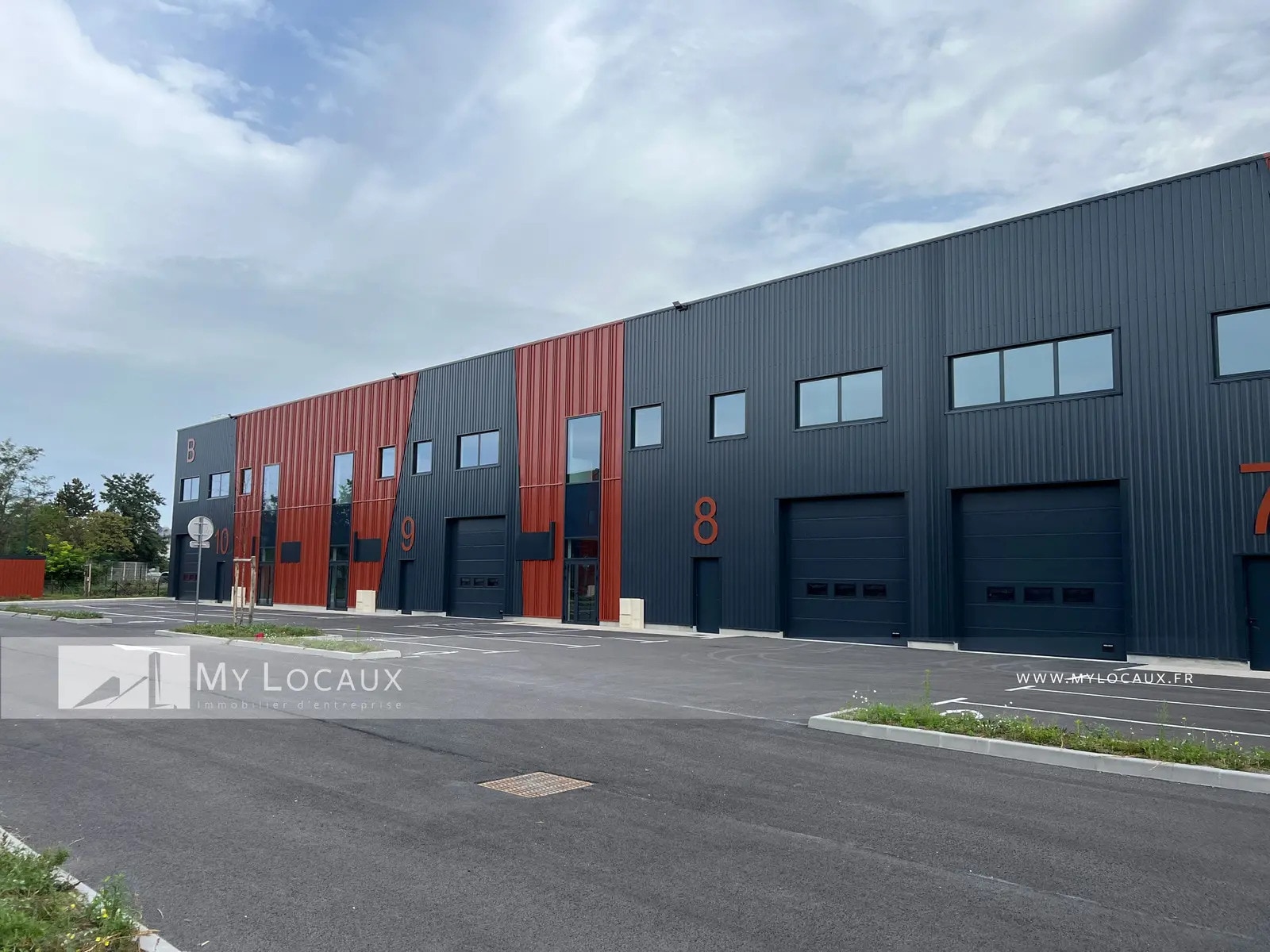 Light Industrial in SAINT-OUEN-L'AUMONE to rent Building Photo- Image 1 of 5