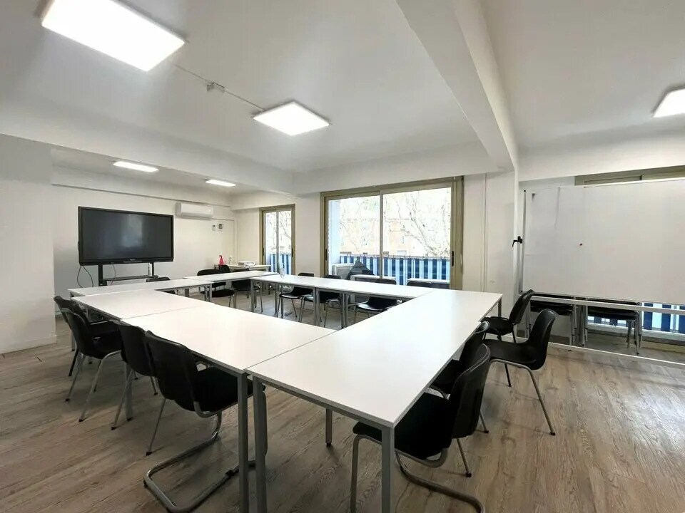 Location Bureaux 210 m² - Photo 1