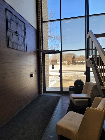 7362 NE University Ave W, Minneapolis, MN to rent - Building Photo - Image 3 of 9