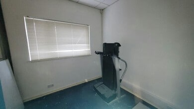 2 Miller St, Clydebank to rent Interior Photo- Image 1 of 4