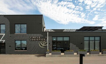 1200 N Branch St, Chicago, IL to rent Interior Photo- Image 2 of 5