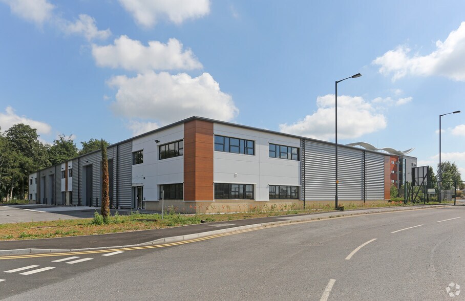 First Ave, Finningley to rent - Primary Photo - Image 1 of 5