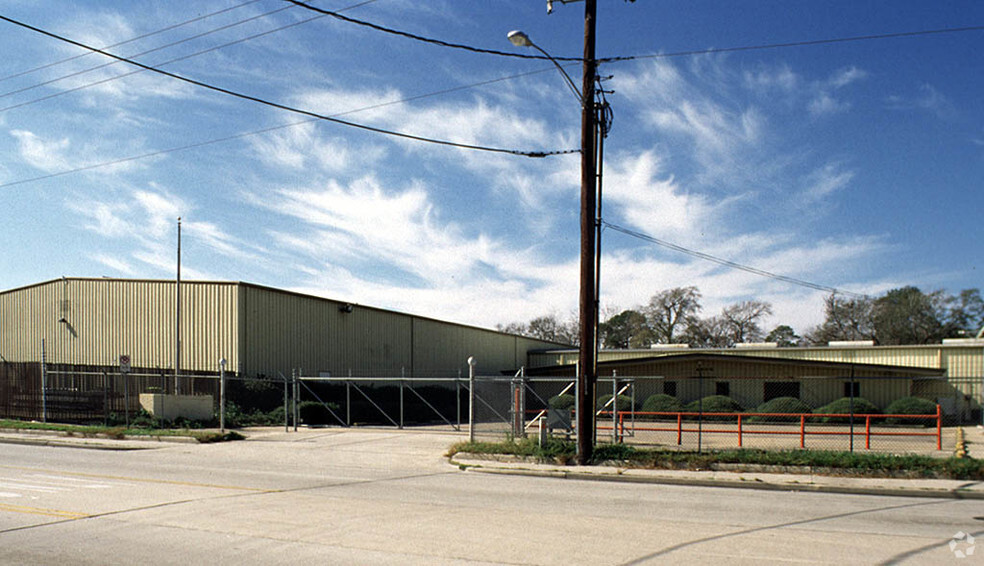 4909 Fulton St, Houston, TX for rent - Building Photo - Image 1 of 8