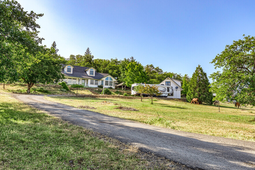 2387 Brophy Rd, Eagle Point, OR for sale - Primary Photo - Image 1 of 1