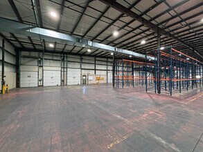 242 Delsea Dr, Hurffville, NJ to rent Interior Photo- Image 1 of 7