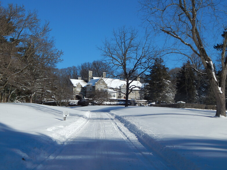 2450 Aram Ave, West Chester, PA for sale - Primary Photo - Image 1 of 6