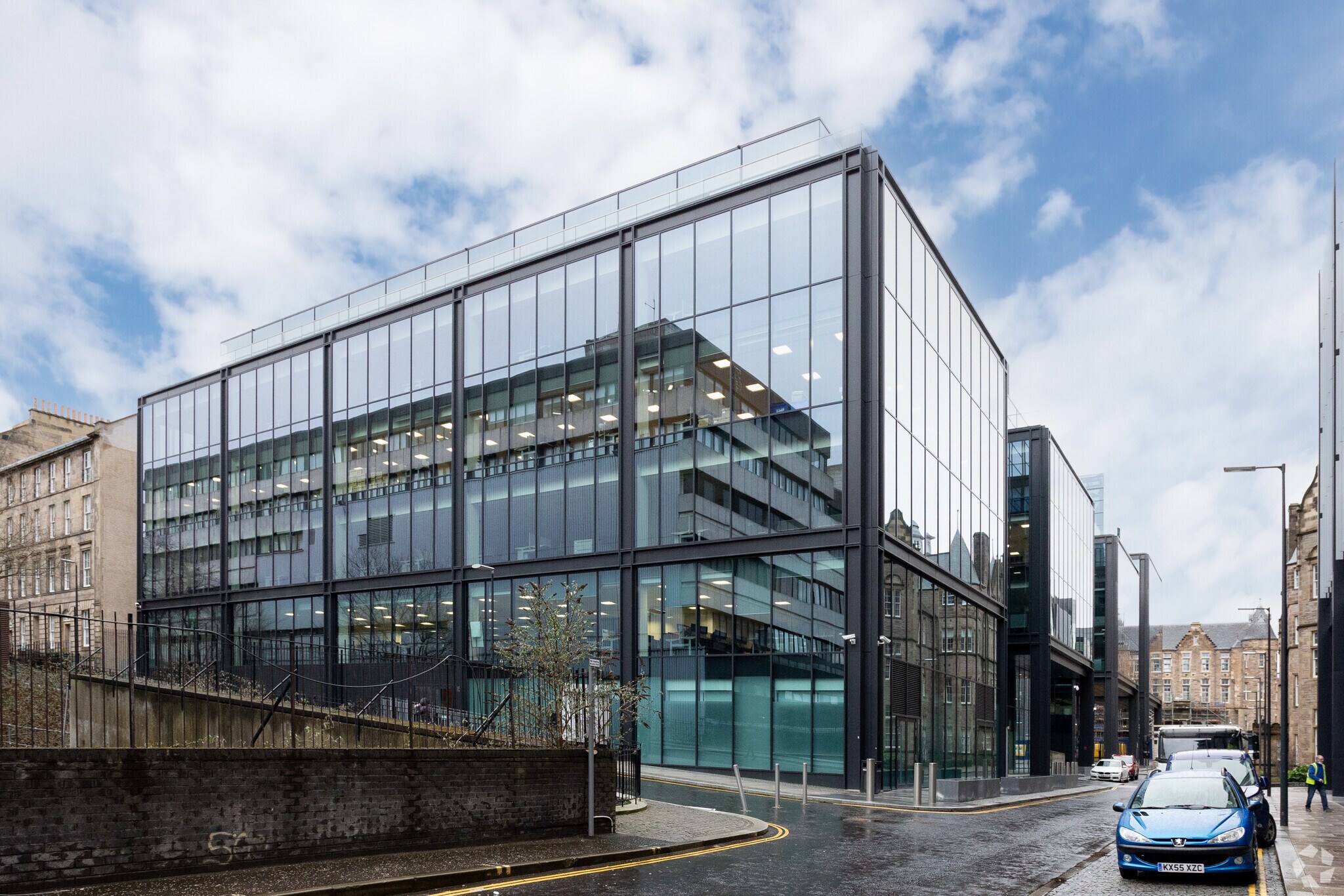 10 Nightingale Way, Edinburgh for sale Primary Photo- Image 1 of 1