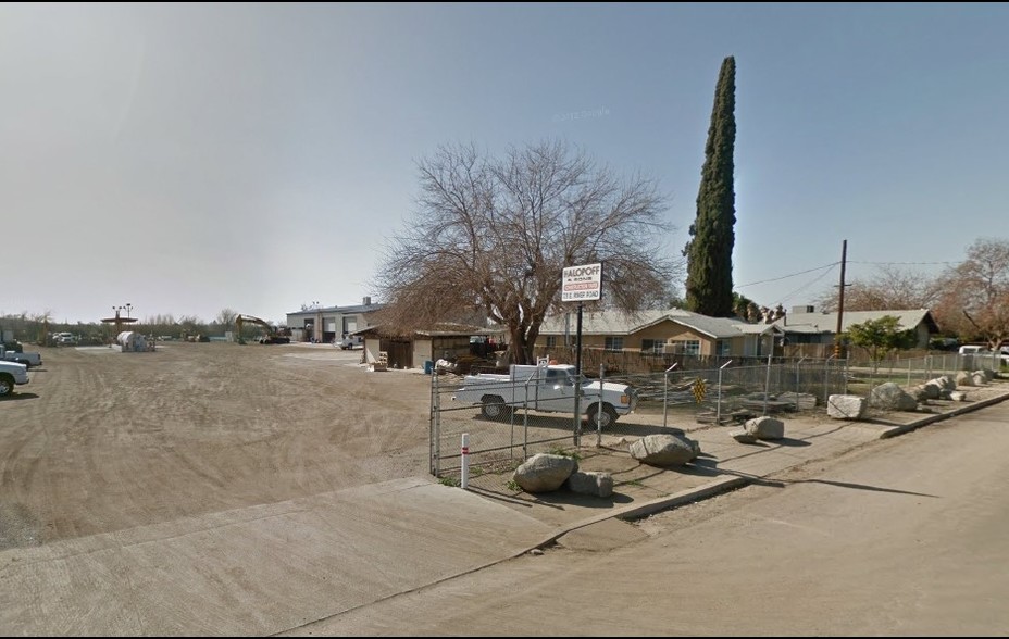 731 E River Ave, Porterville, CA for rent - Primary Photo - Image 1 of 2