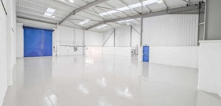 Hedge End, Southampton to rent Interior Photo- Image 2 of 2