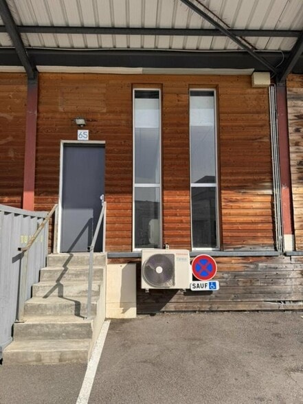 Light Industrial in Saint-Priest for sale - Building Photo - Image 2 of 11