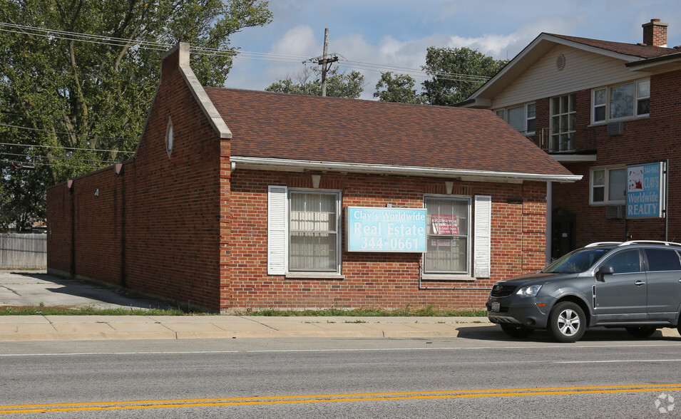 2121 W Roosevelt Rd, Broadview, IL for sale - Building Photo - Image 1 of 1