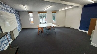 13 Comberton Hl, Kidderminster to rent Interior Photo- Image 1 of 6