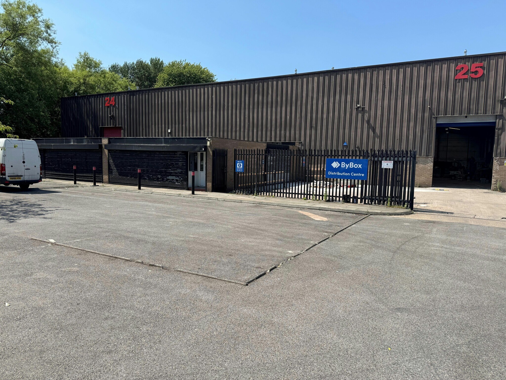 Hardwick Gran, Warrington to rent Building Photo- Image 1 of 5