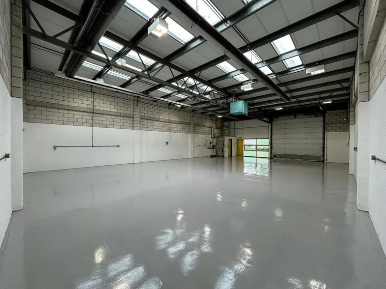 Kembrey Park, Swindon to rent - Building Photo - Image 2 of 9