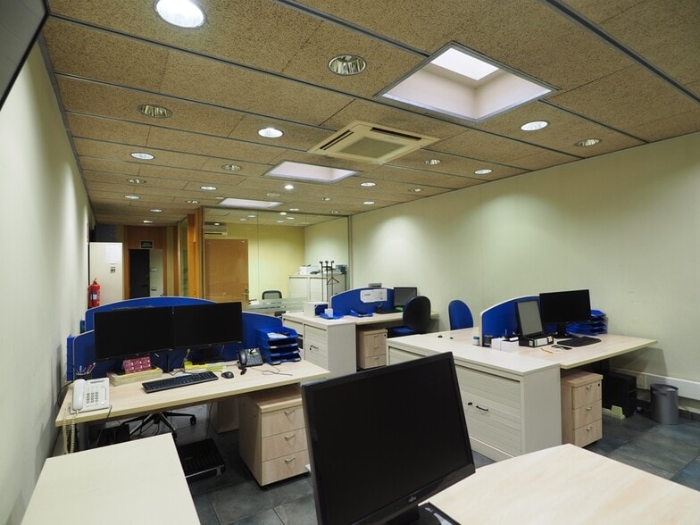Office / Retail in Granollers, Barcelona to rent - Building Photo - Image 2 of 2