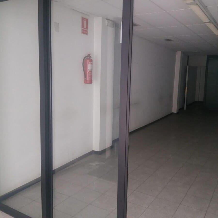 Viladecans, BAR 08840 - Unit 01 - - Interior Photo - Image 2 of 6