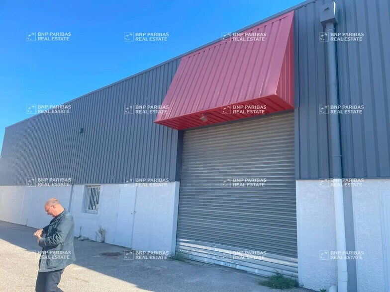 Office in Rognac to rent - Primary Photo - Image 2 of 7