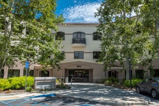 2815 Townsgate Rd, Westlake Village, CA for rent Building Photo- Image 1 of 5