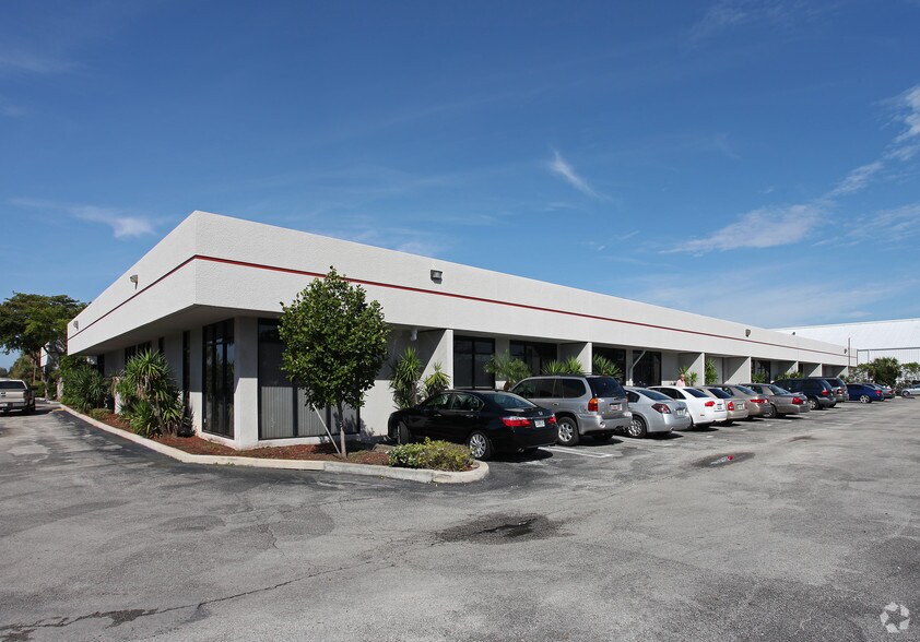 1750 N Florida Mango Rd, West Palm Beach, FL for rent - Building Photo - Image 1 of 2