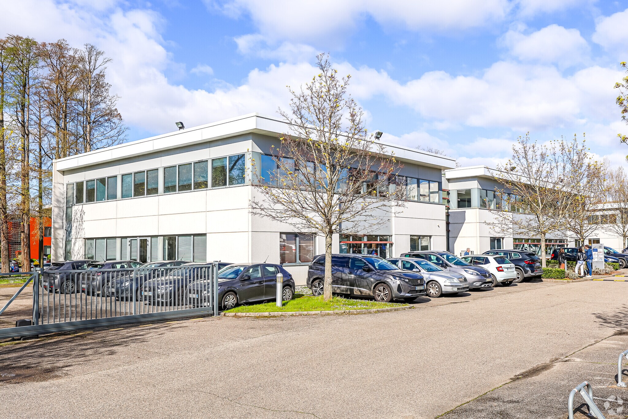 3 Allée Des Séquoias, Limonest to rent Primary Photo- Image 1 of 11