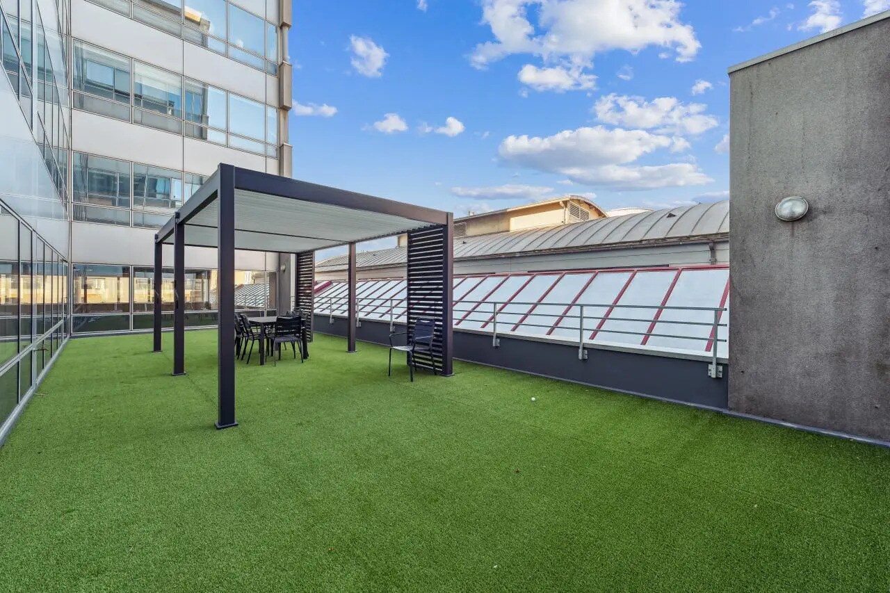 31-39 Rue Du Gouverneur Général Eboué, Issy-les-Moulineaux to rent Building Photo- Image 1 of 15