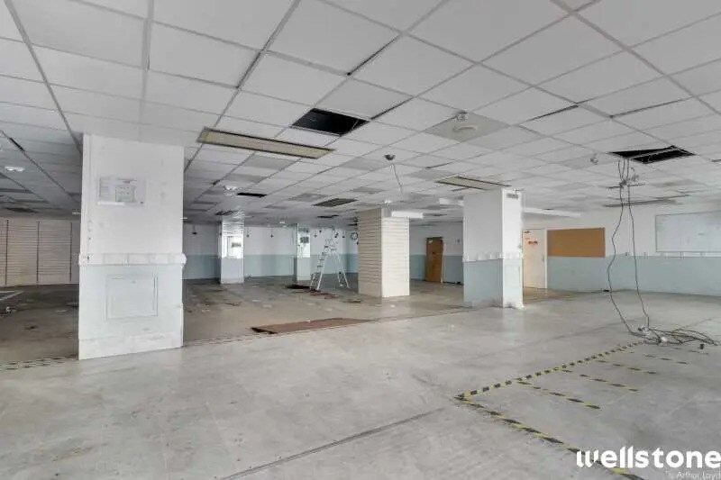 Office / Retail in Paris to rent - Interior Photo - Image 1 of 8