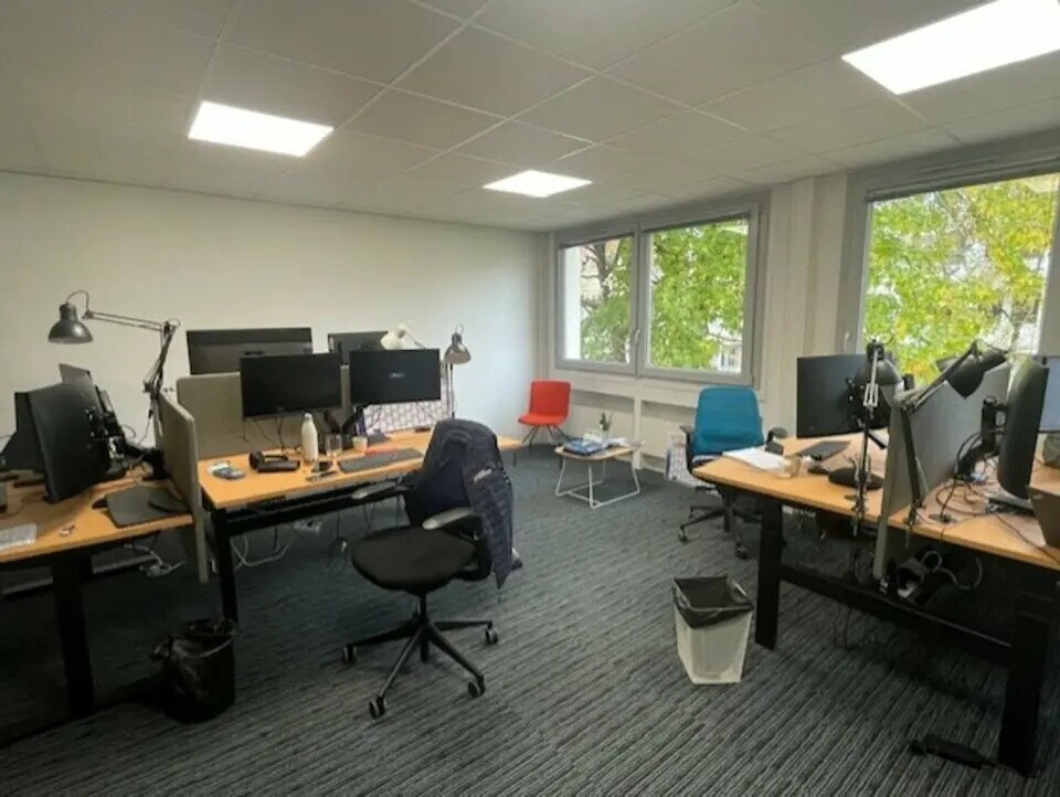 Location Bureaux 250 m² - Photo 1