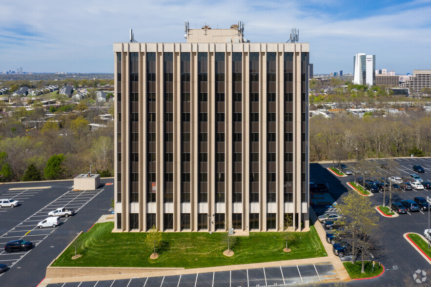 7060 S Yale Ave, Tulsa, OK for rent - Building Photo - Image 2 of 3