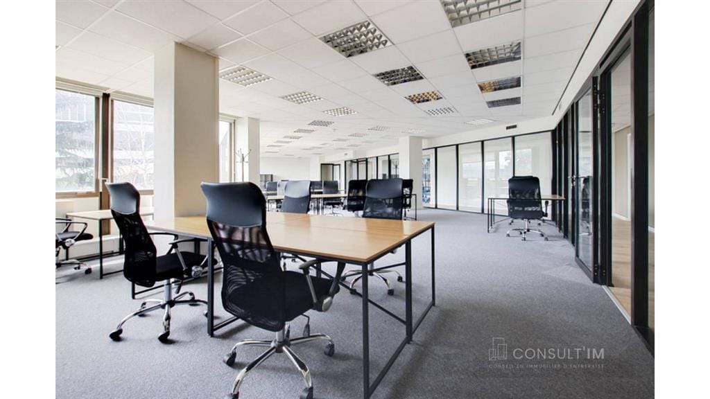 Office in Saint-Cloud for sale Building Photo- Image 1 of 8